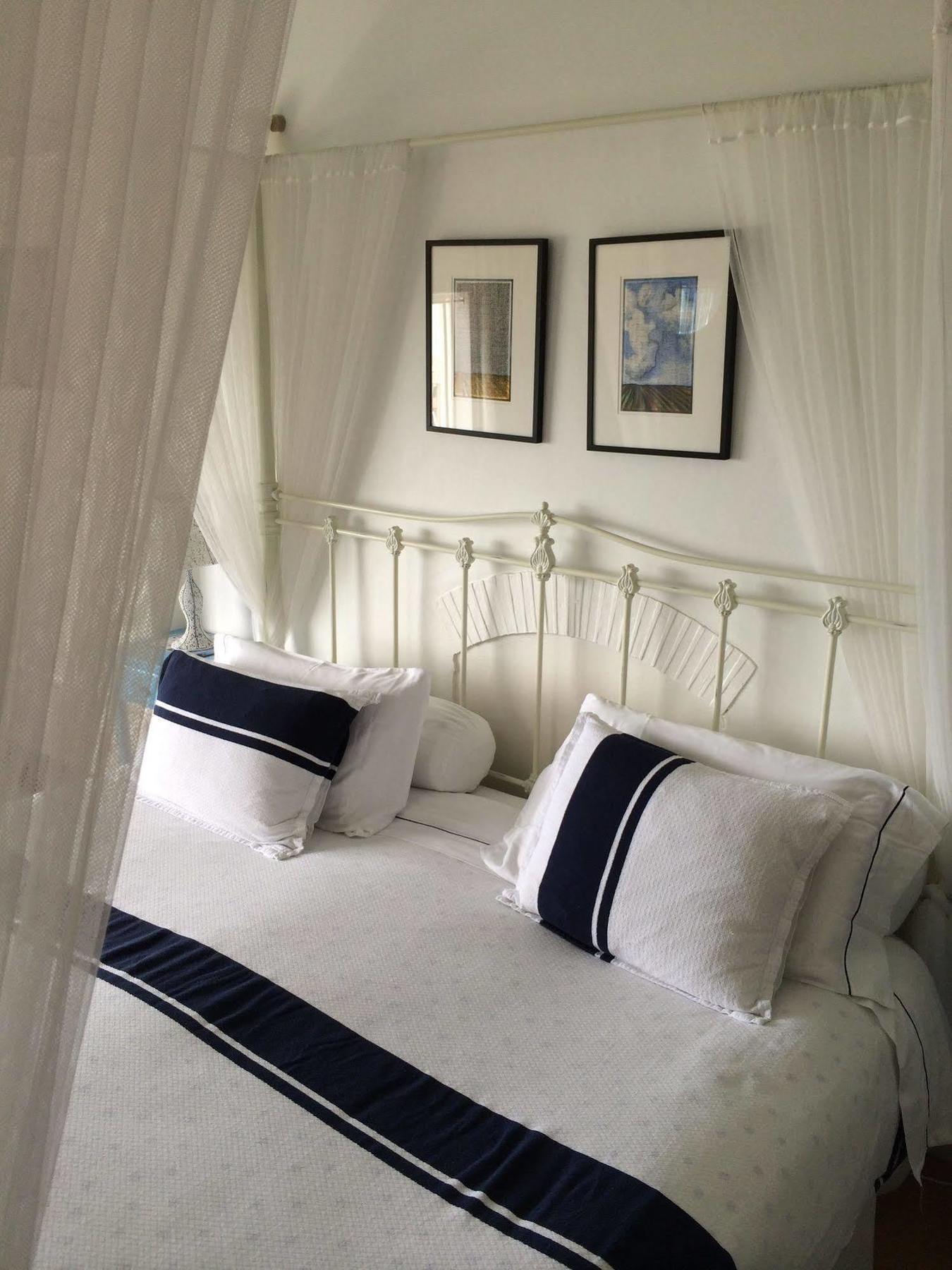 Blue On Blue Bed And Breakfast St James Bagian luar foto